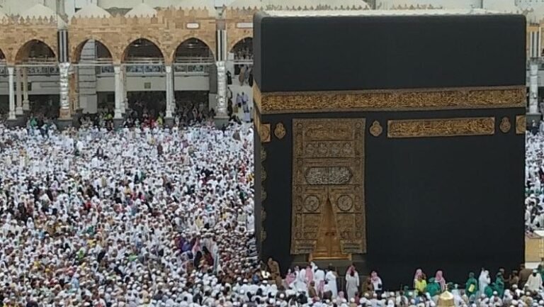 Jamaah haji Tawaf
