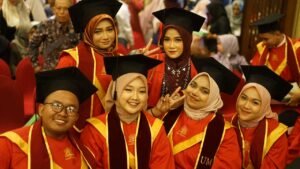 wisuda um 2024