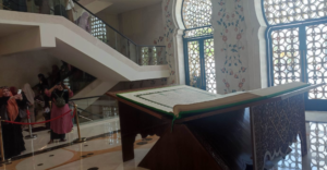 al-quran raksasa