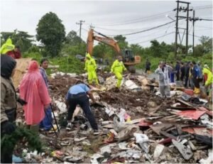 sampah bukit cinta
