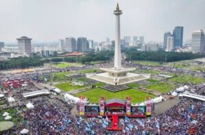 Buruh di Monas