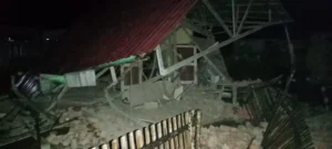 Sejumlah rumah warga mengalami kerusakan pada bagian dinding dan atap rumah setelah gempa bermagnitudo 6.3 mengguncang wilayah Kabupaten Seluma, Bengkulu, pada Jumat (23/5). (Foto : BPBD Kota Bengkulu)