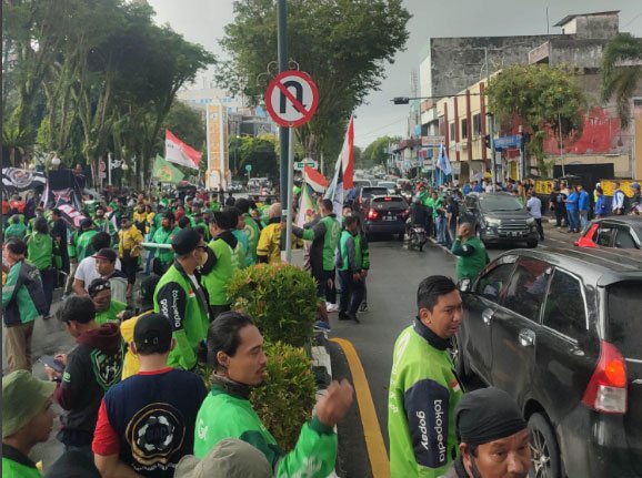 ojol-demo-di Balikpapan