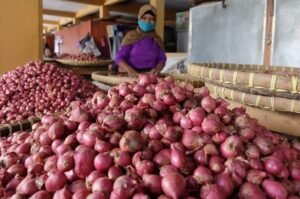 Harga bawang merah di sejumlah pasar Tradisional di Balikpapan bervariasi (Foto : Smartrt.news)