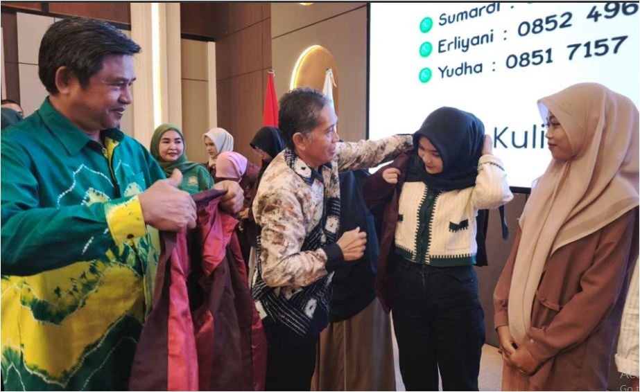 jaket um