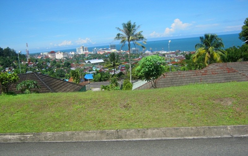 Gunung Dubs, salah satu kawasan di Balikpapan yang masuk wilayah Pertamina. Berderet rumah karyawan Pertamina (Foto : Kaltim Box)