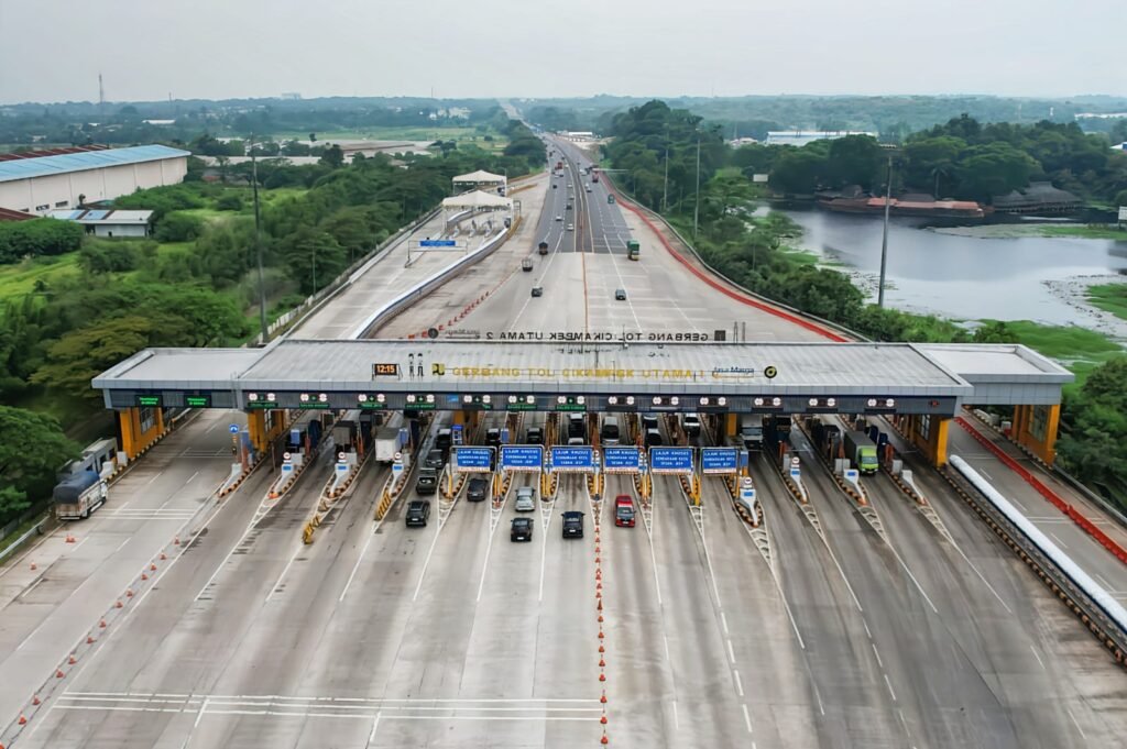 Diskon tarif tol hanya berlaku ruas-ruas strategis Trans Jawa maupun Sumatera yang diberlakukan PT Jasa Marga (Persero) Tbk. bersama Badan Usaha Jalan Tol (BUJT). (Foto : Jasa Marga)