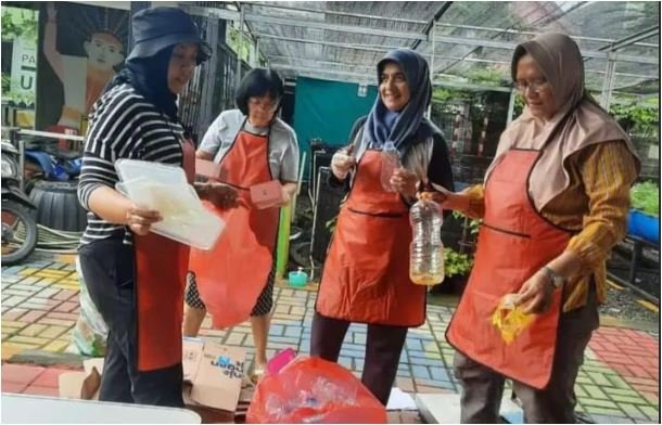 ibu-ibu di Gn Bahagia Balikpapan Selatan