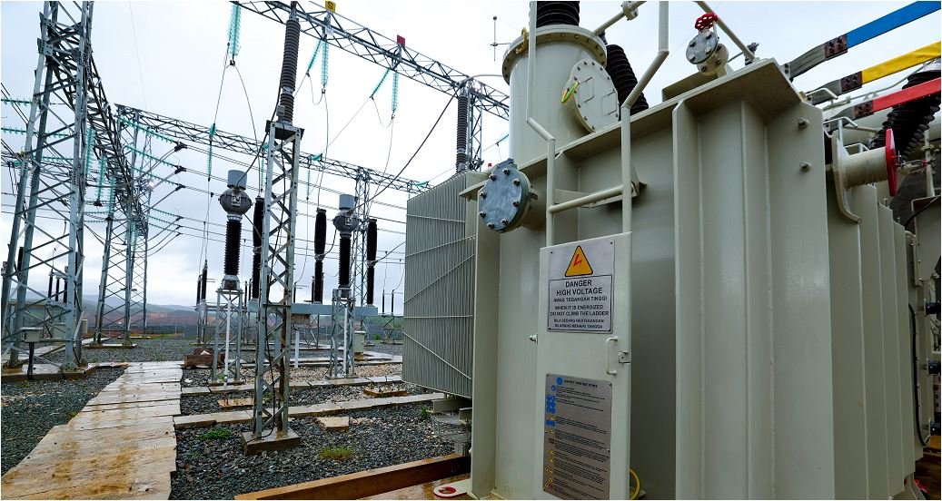 Panel listrik PLTS