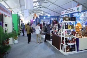 UMKM meriahkan HUT ke-45 Dewan Kerajinan Nasional (Dekranas) berlangsung meriah di Balikpapan Sport and Convention Center (BSCC) DOME, Selasa (9/7/2025). (Foto : Pemprov Kaltim)