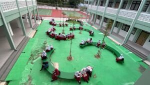 Suasana belajar hari pertama
