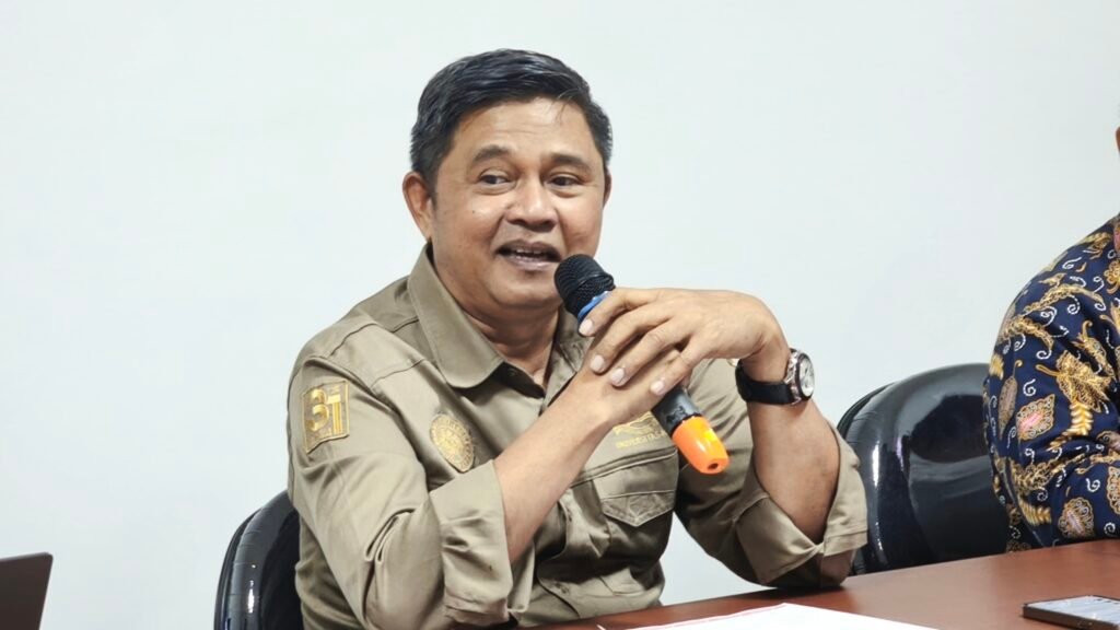 Rektor Universitas Mulia, Prof. Dr. Ir. H. Muhammad Ahsin Rifai, M.Si (foto : Universitas Mulia)