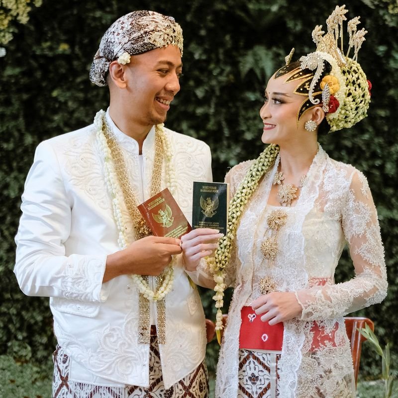 Pernikahan (foto : bridestory)