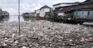 Pesisir Balikpapan penuh dengan sampah kiriman / Smartrt.news