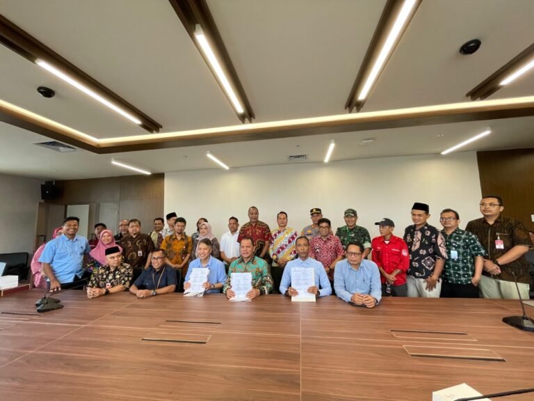 Penandatanganan Berita Acara Kesepakatan batas Wilayah di Kantor Kemenko 3, Nusantara, Kamis (31/07/2025). / Humas Otorita IKN
